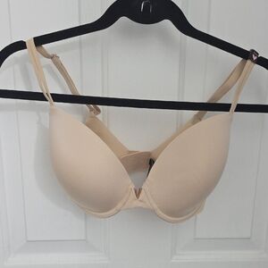 Victoria's Secret Light Nude Plunge Bra